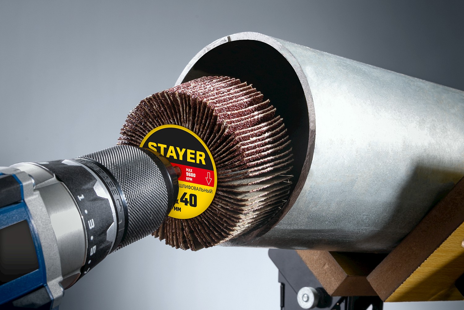 STAYER d 60 x 30 мм, P60, на шпильке d 6 мм, круг шлифовальный лепестковый (36608-060)